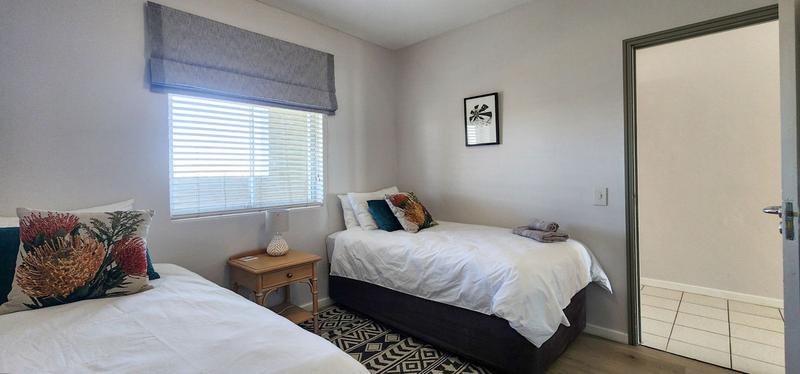 To Let 2 Bedroom Property for Rent in Dolphin Beach Western Cape